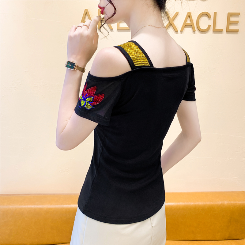 الشارع الشهير الملابس الأوروبي - مراجعة Streetwear Brand Tees وسعره